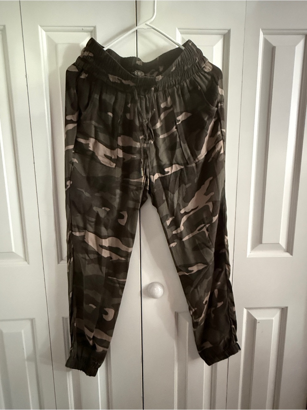 Rewash Olive & Tan Camo Label Detail
